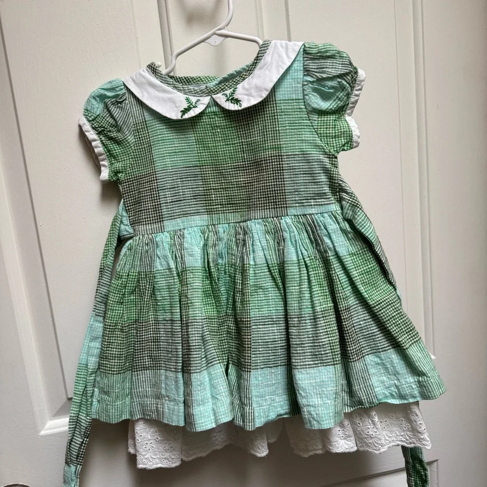 Well Dressed Wolf Holiday Plaid Green White Peter Pan Style Collar Girls size 2T